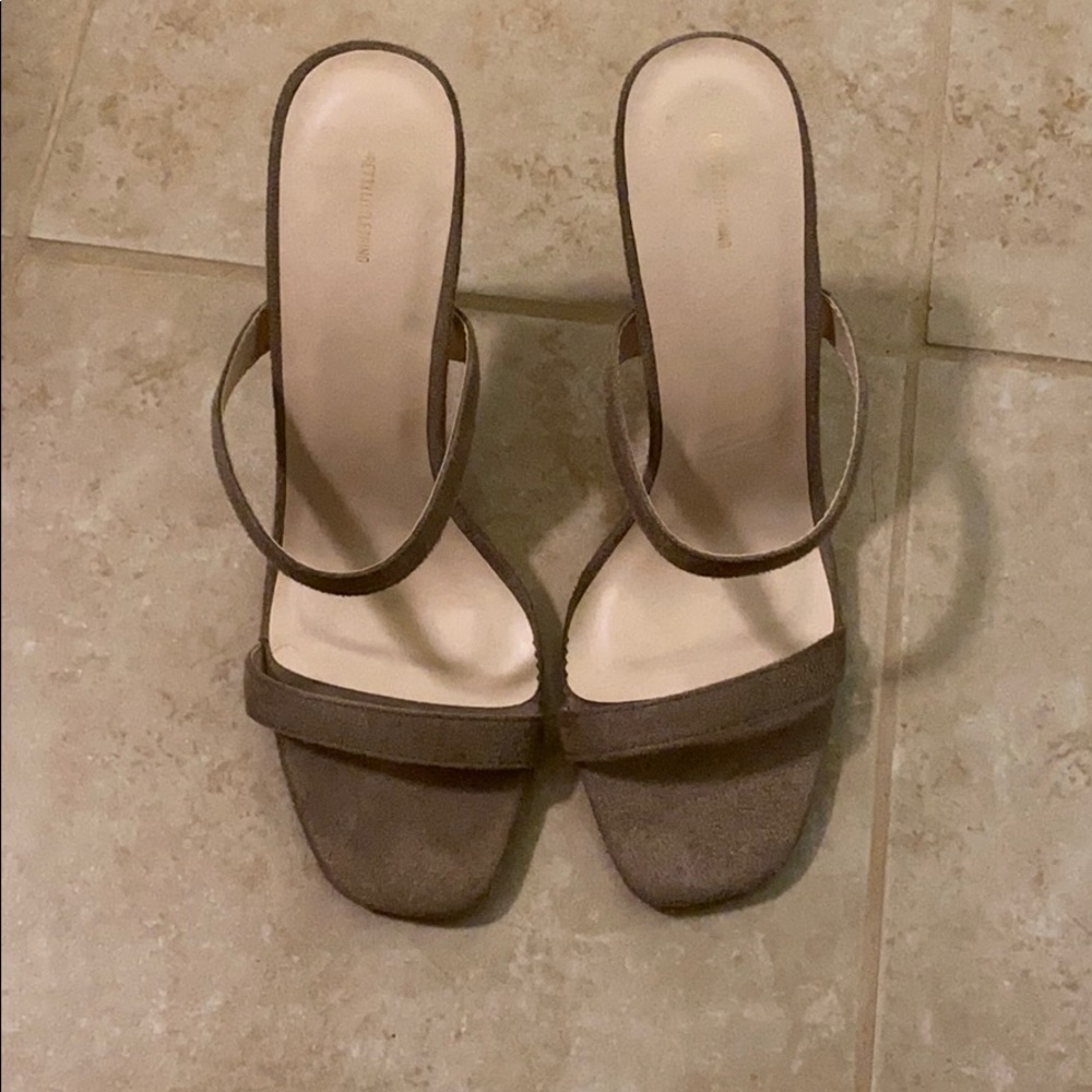 Pretty Little Thing beige heel